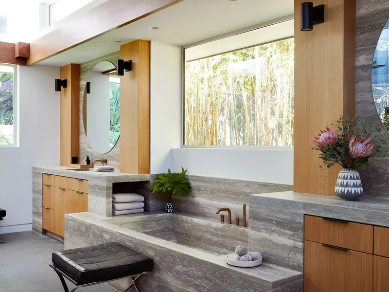 Stone in the bath at 1061 Loma Vista.